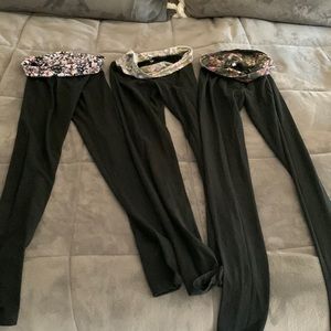 Pretty American Eagle floral yoga pants Size Small Long